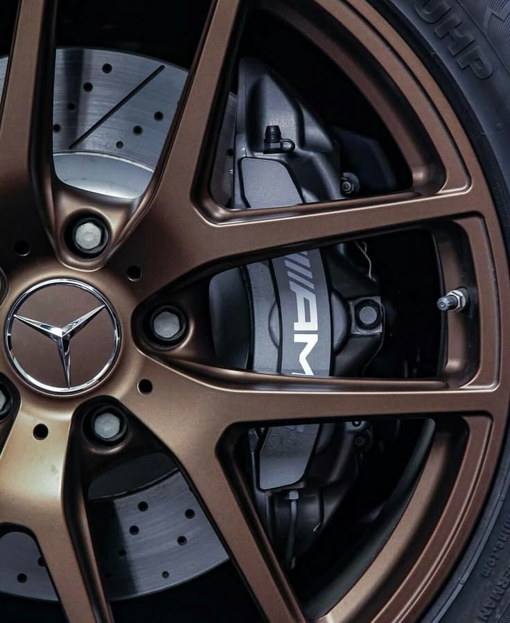 🚗 Why Replacing Your Brakes Is Crucial for Safety and Performance 🔧